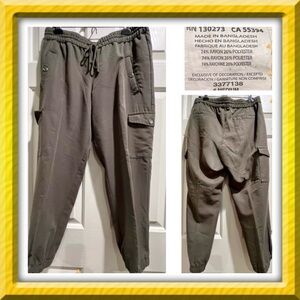 No brand pants green joggers cargo pull on -light muted olive -Medium 6 BOGO